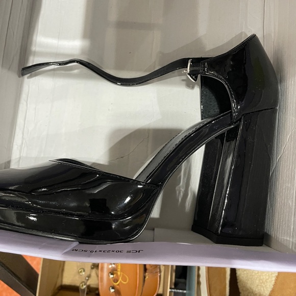 ISO MADDEN GIRL HEELED SANDAL - Picture 3 of 3